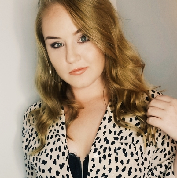 Meet your Posher, Katie - Picture 3 of 3